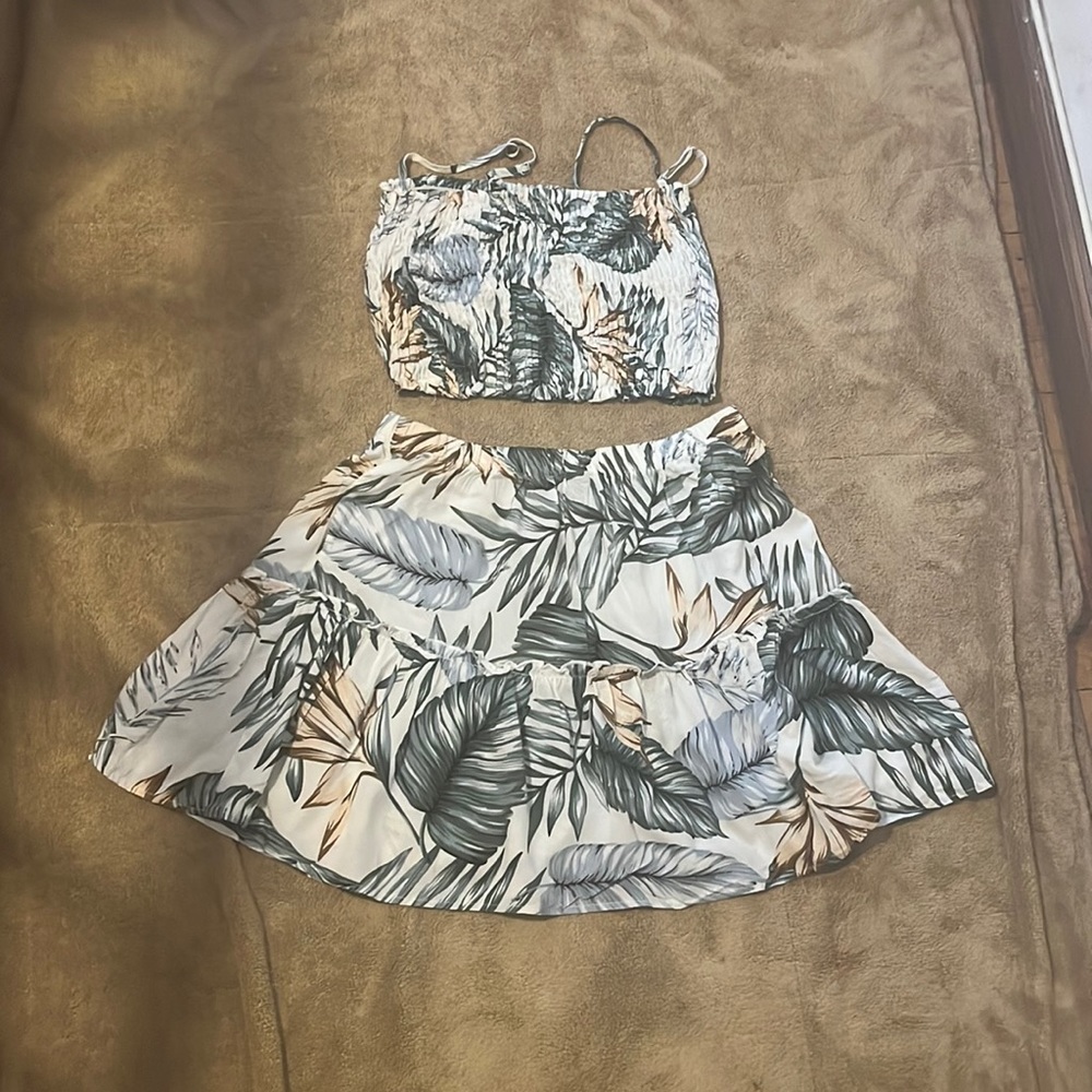 Two piece set (crop top and skirt)  tropical print